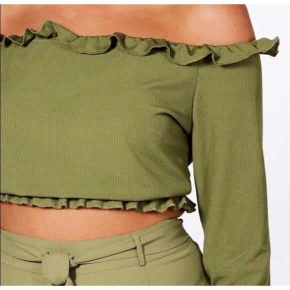 Boohoo NWT Green Fall Chic Off the Shoulder Long Sleeve Ribbed Crop Top - Picture 3 of 9